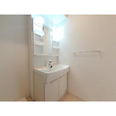 エレガンスⅡ 102【管理NO：1-021215102-01020】 ★家具家電は申し込み後に搬入します★の物件画像