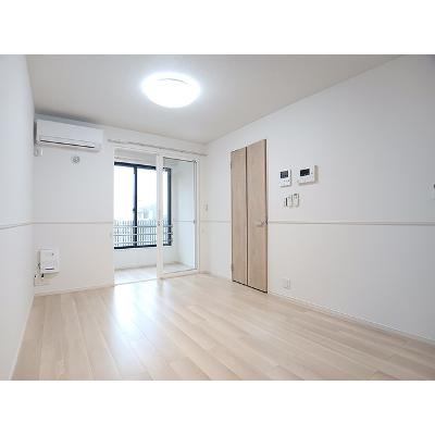 ジール 103【管理NO：1-028593201-01030】 ★家具家電は申し込み後に搬入します★の物件画像