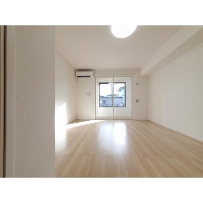 ラテルネ 102【管理NO：1-025576501-01020】 ★家具家電は申し込み後に搬入します★の物件画像