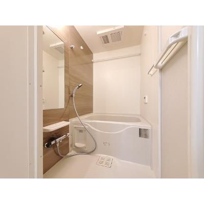 ラテルネ 102【管理NO：1-025576501-01020】 ★家具家電は申し込み後に搬入します★の物件画像