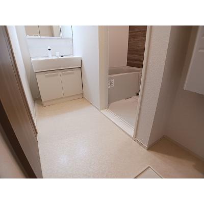カーチス 203【管理NO：1-027373801-02030】 ★家具家電は申し込み後に搬入します★の物件画像