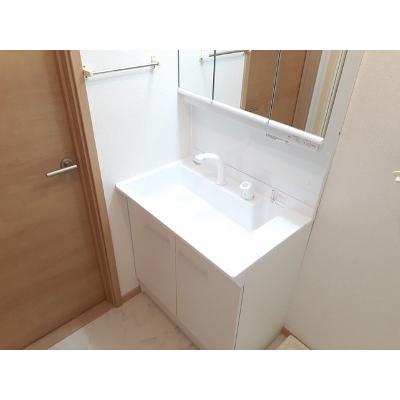 カイラス・ドルフ 203【管理NO：1-010681801-02030】 ★家具家電は申し込み後に搬入します★の物件画像