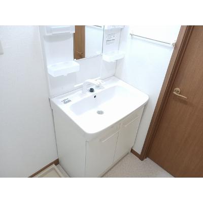 カイラス・ドルフ 104【管理NO：1-010681801-01040】 ★家具家電は申し込み後に搬入します★の物件画像