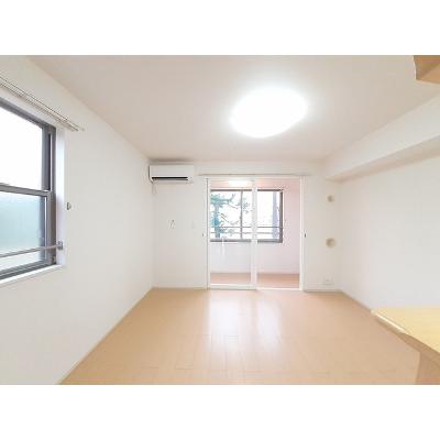 イースト　スプリング 201【管理NO：1-017525101-02010】 ★家具家電は申し込み後に搬入しますの物件画像