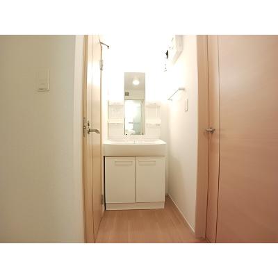 イーザ 202【管理NO：1-017049201-02020】 ★家具家電は申し込み後に搬入します★ ★2026年08月中旬入居可能★の物件画像