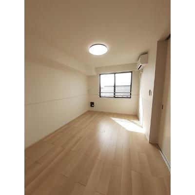 カーサ・エスカリエ 302【管理NO：1-026786101-03020】 ★家具家電は申し込み後に搬入します★ ★2026年08月下旬入居可能★の物件画像