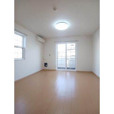 パルティータ 101【管理NO：1-016555601-01010】 ★家具家電は申し込み後に搬入します★の物件画像