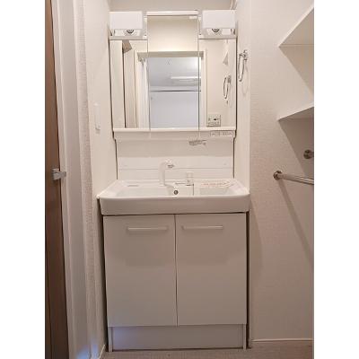ヘリオス 103【管理NO：1-025969301-01030】 ★家具家電は申し込み後に搬入します★の物件画像