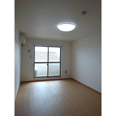 プラシードⅡ 303【管理NO：1-013550401-03030】 ★家具家電は申し込み後に搬入します 2026年08月下旬入居可能の物件画像