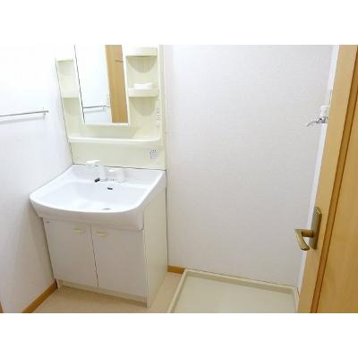 ユングフラウ 101【管理NO：1-011997501-01010】 ★家具家電は申し込み後に搬入します★の物件画像