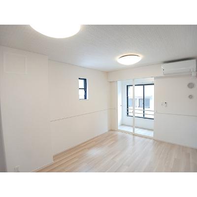 カーサ　セレノ 101【管理NO：1-027963801-01010】 ★家具家電は申し込み後に搬入しますの物件画像