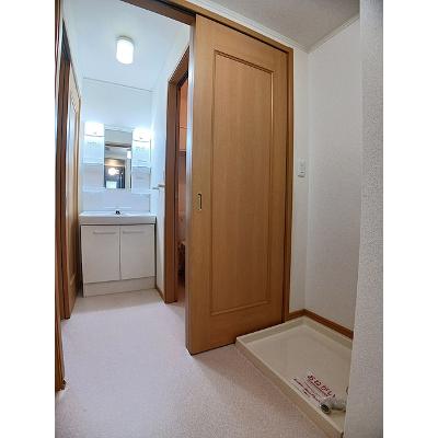 シャイニング・ベル　Ⅱ 102【管理NO：1-014739701-01020】 ★家具家電は申し込み後に搬入します★の物件画像