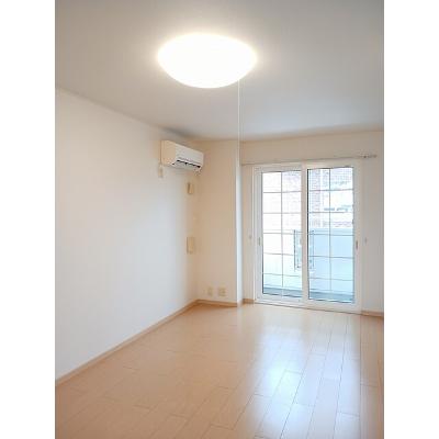 プレアヴェニューＤ 105【管理NO：1-015621601-01040】 ★家具家電は申し込み後に搬入します★の物件画像