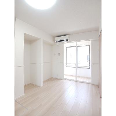 レゾナンス 101【管理NO：1-027891201-01010】 ★家具家電は申し込み後に搬入しますの物件画像