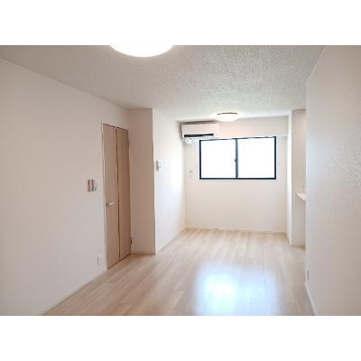 カンファタブル＿ＫⅠ 102【管理NO：1-028474201-01020】 ★家具家電は申し込み後に搬入しますの物件画像