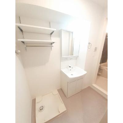 ＣＬＯＶＥ　－　Ⅰ 102【管理NO：1-027114101-01020】 ★家具家電は申し込み後に搬入します★の物件画像