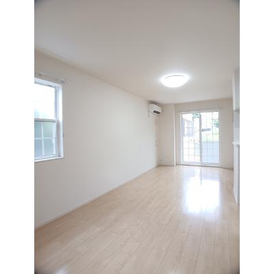 ＫＭ．２１１３ 103【管理NO：1-022387901-01030】 ★家具家電は申し込み後に搬入します★の物件画像