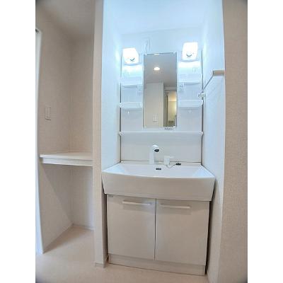 ＫＭ．２１１３ 103【管理NO：1-022387901-01030】 ★家具家電は申し込み後に搬入します★の物件画像