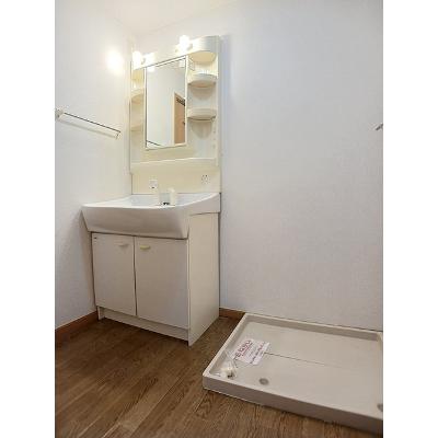 シャングリラ 103【管理NO：1-011865001-01030】 ★家具家電は申し込み後に搬入します★の物件画像