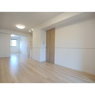 フルール 102【管理NO：1-027017601-01020】 ★家具家電は申し込み後に搬入します 2026年08月中旬入居可能の物件画像