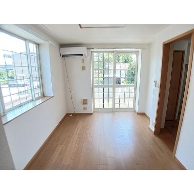 フラワーＡ 103【管理NO：1-012539301-01030】 ★家具家電は申し込み後に搬入します★の物件画像