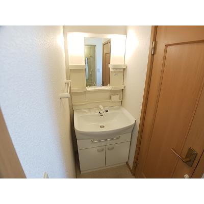 フラワーＡ 103【管理NO：1-012539301-01030】 ★家具家電は申し込み後に搬入します★の物件画像