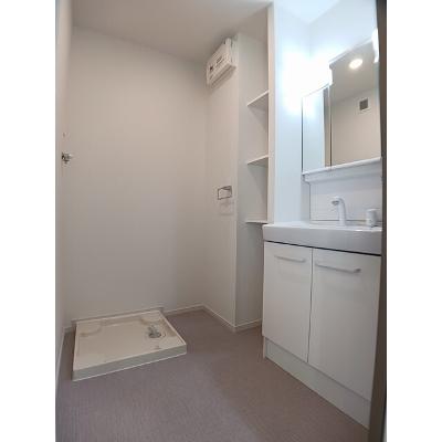 カリーナ　ルナ 101【管理NO：1-028007901-01010】 ★家具家電は申し込み後に搬入します★の物件画像