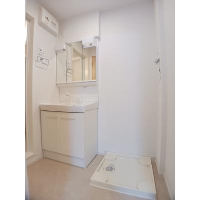 シャルール 101【管理NO：1-028624801-01010】 ★家具家電は申し込み後に搬入します★の物件画像