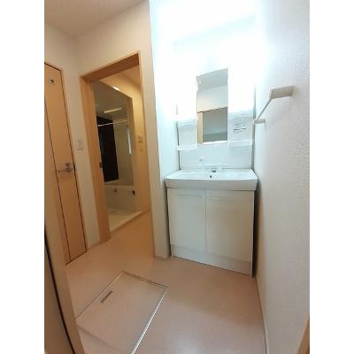 ロイヤルフィオーレＣ 203【管理NO：1-019587601-02030】 ★家具家電は申し込み後に搬入しますの物件画像