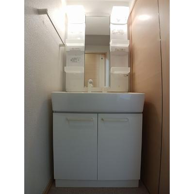 ラブリィーⅤ 103【管理NO：1-015706301-01030】 ★家具家電は申し込み後に搬入します 2026年08月下旬入居可能の物件画像