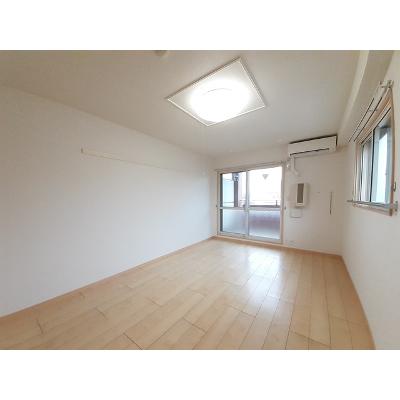 カモミール 404【管理NO：1-018112301-04040】 ★家具家電は申し込み後に搬入します★ ★2026年11月中旬入居可能★の物件画像