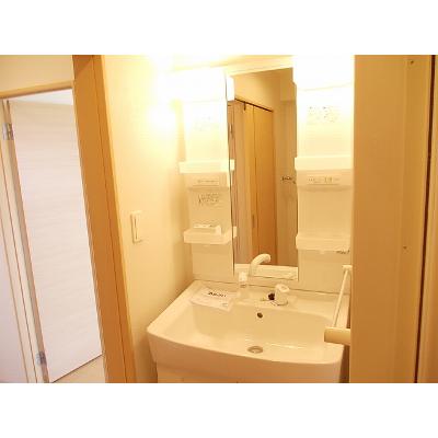ルートサイドヴィラⅡ 201【管理NO：1-017953201-02010】 ★家具家電は申し込み後に搬入します★の物件画像
