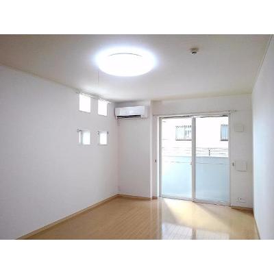 ピノーロ　Ⅱ 101【管理NO：1-016301102-01010】 ★家具家電は申し込み後に搬入しますの物件画像