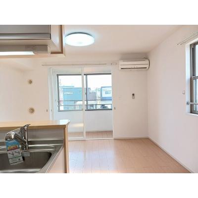 カーサ　レジーナⅡ 203【管理NO：1-017690802-02030】 ★家具家電は申し込み後に搬入しますの物件画像