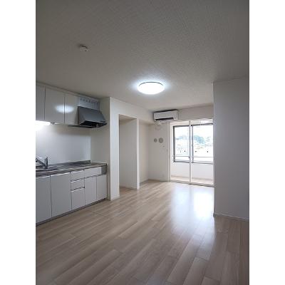 エトワール城跡 103【管理NO：1-026546301-01030】 ★家具家電は申し込み後に搬入しますの物件画像