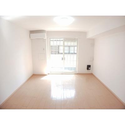 アイリス 105【管理NO：1-016672301-01040】 ★家具家電は申し込み後に搬入します 2026年08月下旬入居可能の物件画像