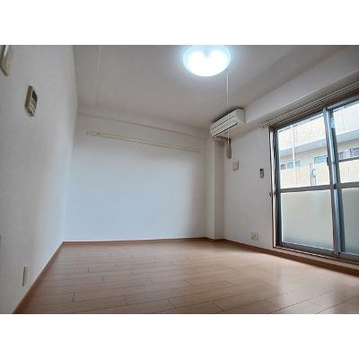 フレスクーラ 302【管理NO：1-015044001-03020】 ★家具家電は申し込み後に搬入しますの物件画像