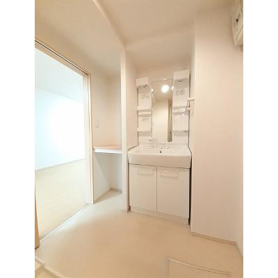 エアリースクエア 104【管理NO：1-017330201-01040】 ★家具家電は申し込み後に搬入します★の物件画像