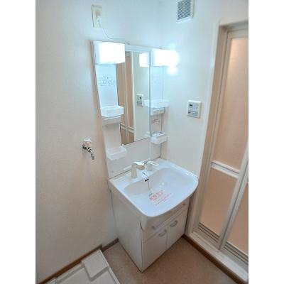 ベルカーナ 203【管理NO：1-014524301-02030】 ★家具家電は申し込み後に搬入します★の物件画像