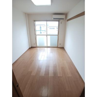 アヴィニールＡ 203【管理NO：1-009685101-02030】 ★家具家電は申し込み後に搬入します★の物件画像