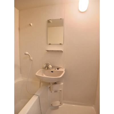 アヴィニールＡ 203【管理NO：1-009685101-02030】 ★家具家電は申し込み後に搬入します★の物件画像