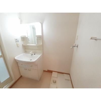 フィオーレビラ 201【管理NO：1-014996701-02010】 ★家具家電は申し込み後に搬入します★の物件画像