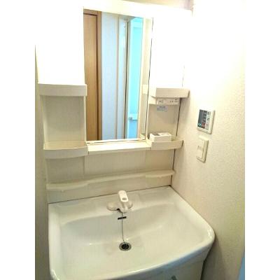 デフィ 102【管理NO：1-014647001-01020】 ★家具家電は申し込み後に搬入します★の物件画像