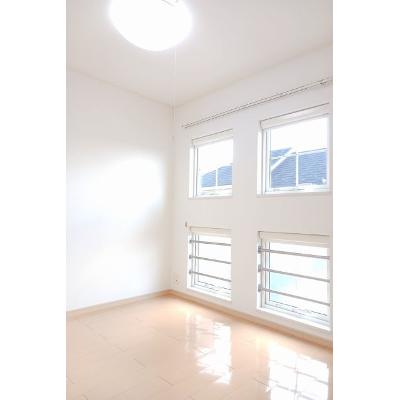 クラールⅡ 201【管理NO：1-016237202-02010】 ★家具家電は申し込み後に搬入します★の物件画像