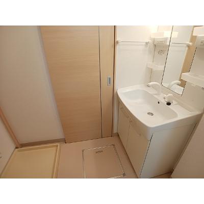 サム・ソラーレ 102【管理NO：1-017070601-01020】 ★家具家電は申し込み後に搬入します★の物件画像