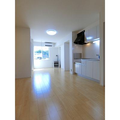 フルール 102【管理NO：1-022765301-01020】 ★家具家電は申し込み後に搬入します 2026年08月中旬入居可能の物件画像