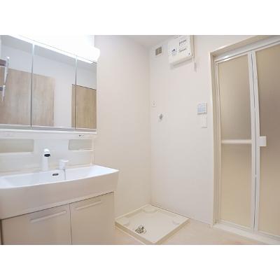 アダージョ 204【管理NO：1-026784701-02040】 ★家具家電は申し込み後に搬入します★の物件画像