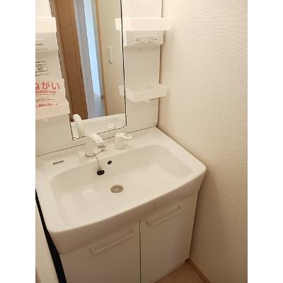 エベレスト 101【管理NO：1-016347201-01010】 ★家具家電は申し込み後に搬入します★の物件画像