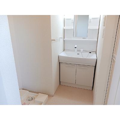 キラベル 302【管理NO：1-020490301-03020】 ★家具家電は申し込み後に搬入します★の物件画像