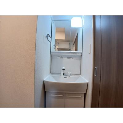 レインボー 105【管理NO：1-028224401-01050】 ★家具家電は申し込み後に搬入します★の物件画像
